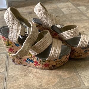 Bongo heels size 8.5 super cute sandals